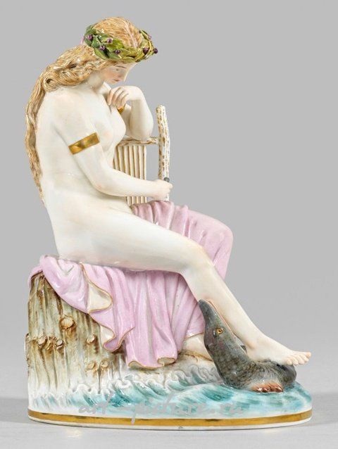 Фарфоровая фигура немецкой легендарной фигуры "Лорелей" с лирой