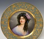 Фарфоровая тарелка "Royal Vienna" с подписью Вагнера, около 1900 года, диаметр 9,75 дюйма, хорошее состояние. Оценка - 2 000-2 500 долларов.