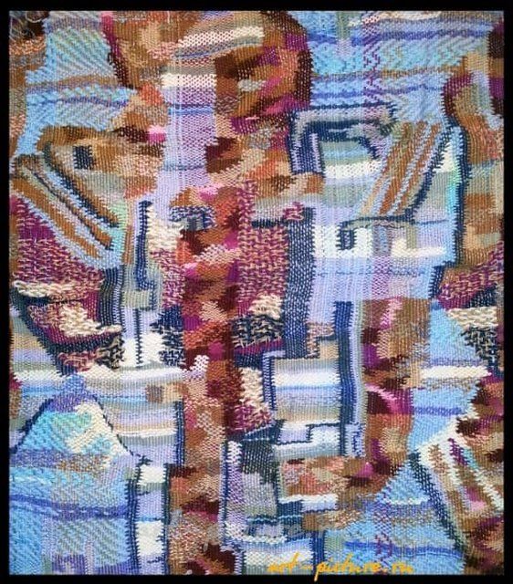 The translation of "Маска Ручное ткачество" into English is "Mask Hand Weaving."