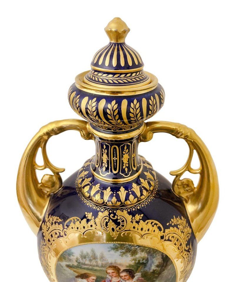 Royal Vienna Porcelain , A Royal Vienna Hand-Painted Porcelain Lidded Urn