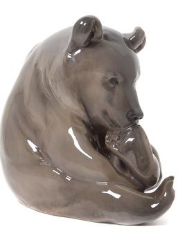 купить Бурый медведь сосущий лапу. Дания, г. Копенгаген, Royal Copenhagen, 1923 г.