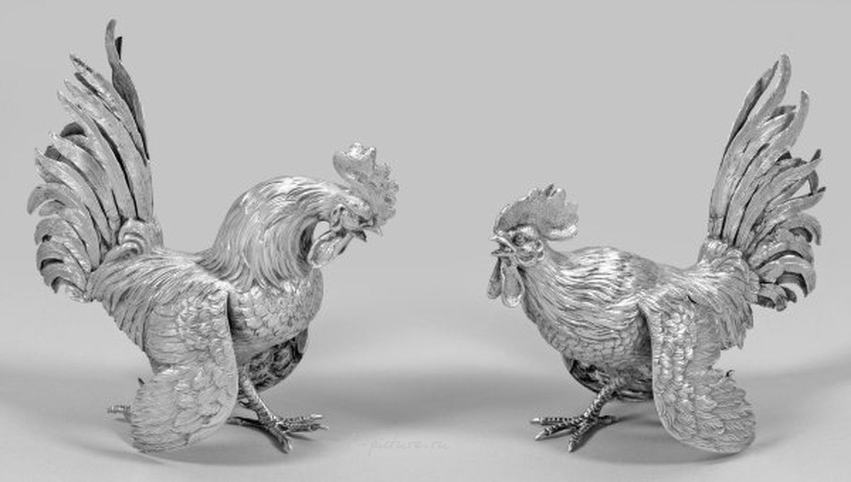 A pair of roosters as table decorations