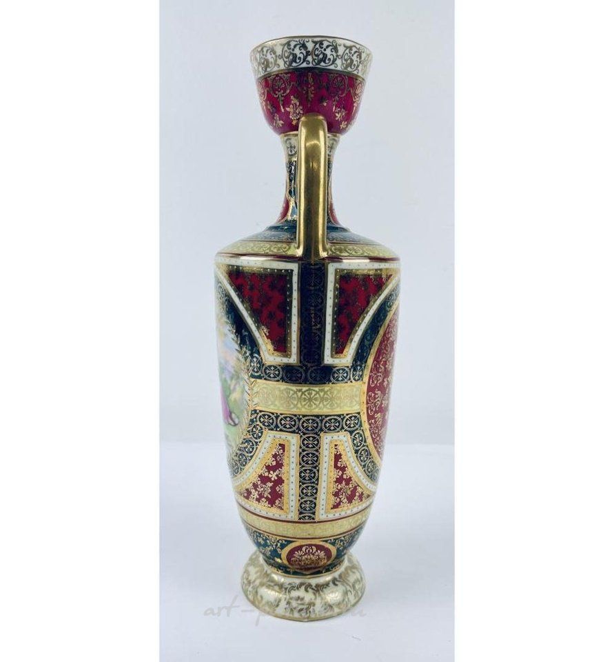 Royal Vienna , Японская ваза Мэйдзи с павлинами