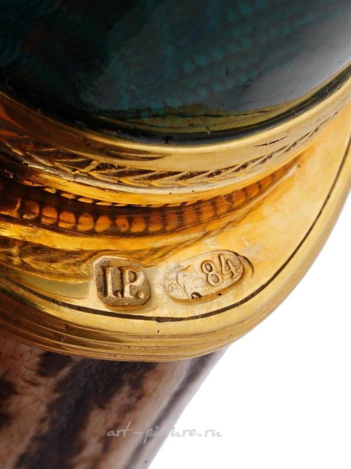 Русское серебро , Русский золоченый серебряный эмалированный с драгоценными камнями секач для сигар