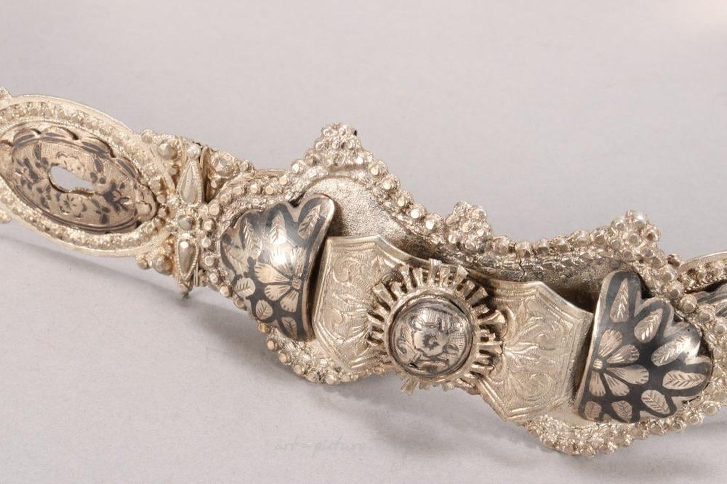 Русское серебро , Русское серебро 19 века с чернью и латунью