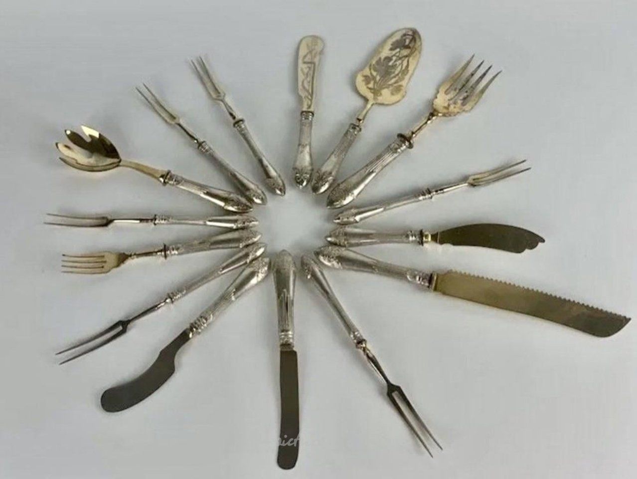 Русское серебро , Набор из 15 предметов русской серебряной посуды
