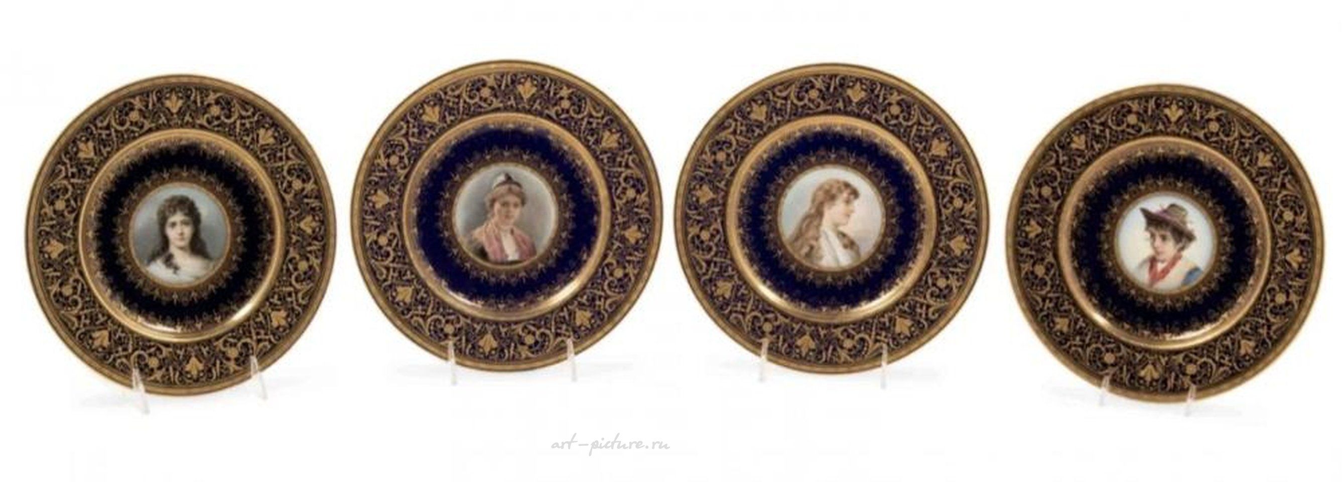 Royal Vienna Porcelain , SET OF 8 ROYAL VIENNA STYLE PORTRAIT PLATES