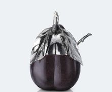 The text translates to "Purple Plum Jam from Buccellati" in English.