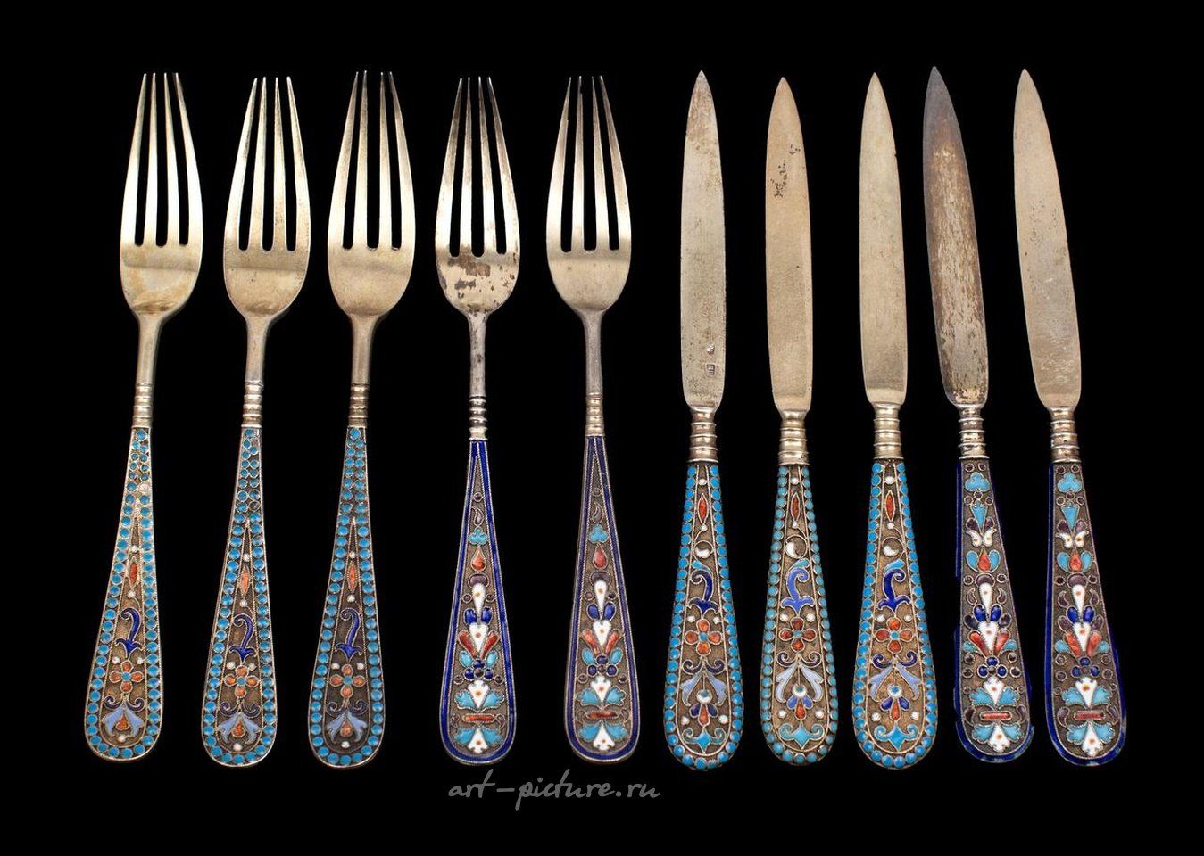 Русское серебро , Коллекция из пяти пар почти идентичных фруктовых вилок и ножей