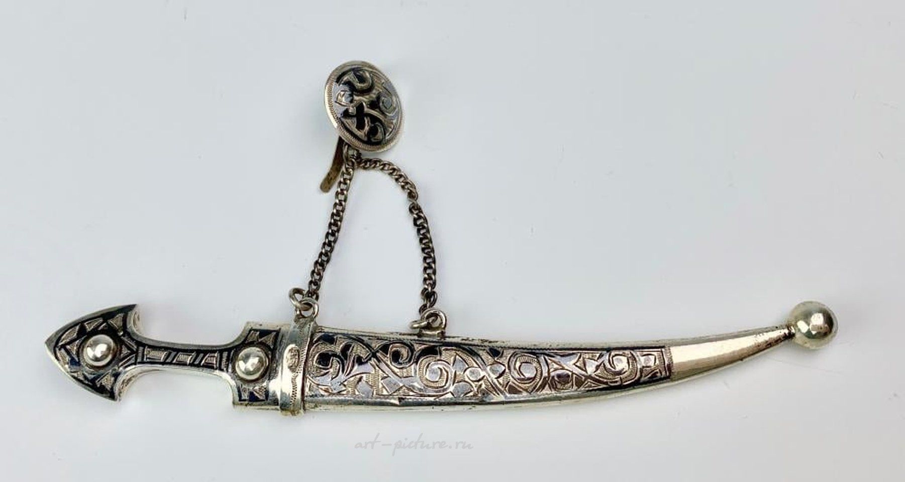 Русское серебро , Русская миниатюрная сабля с цепью и застежкой из ниелло