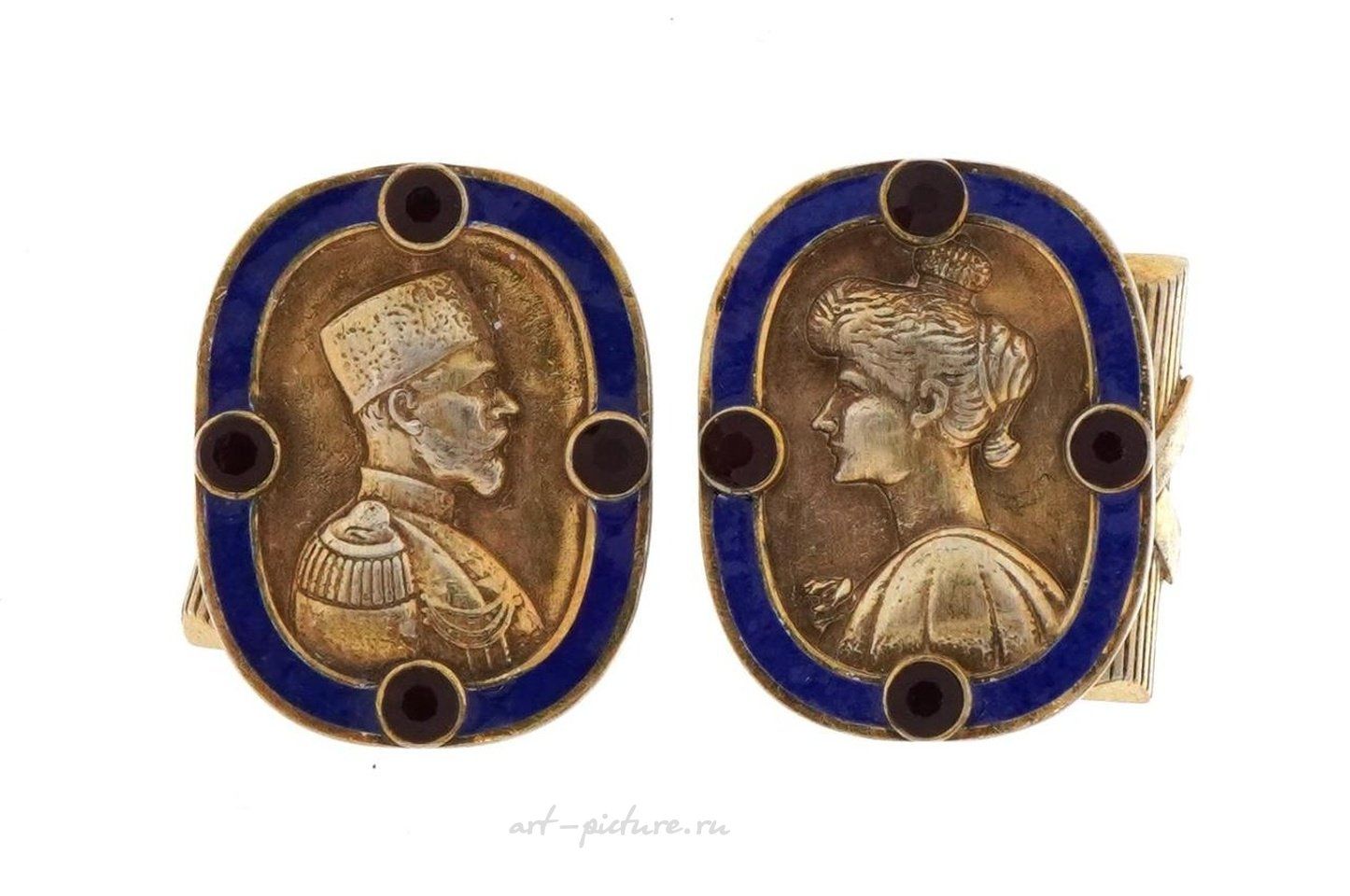 Русское серебро , Серебряная позолоченная и эмалированная пара манжетных пуговиц с портретами, украшенных рубинами.