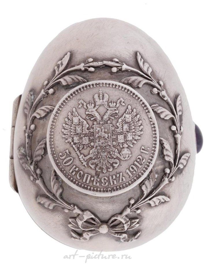 Русское серебро , Русская серебряная коробка в форме яйца