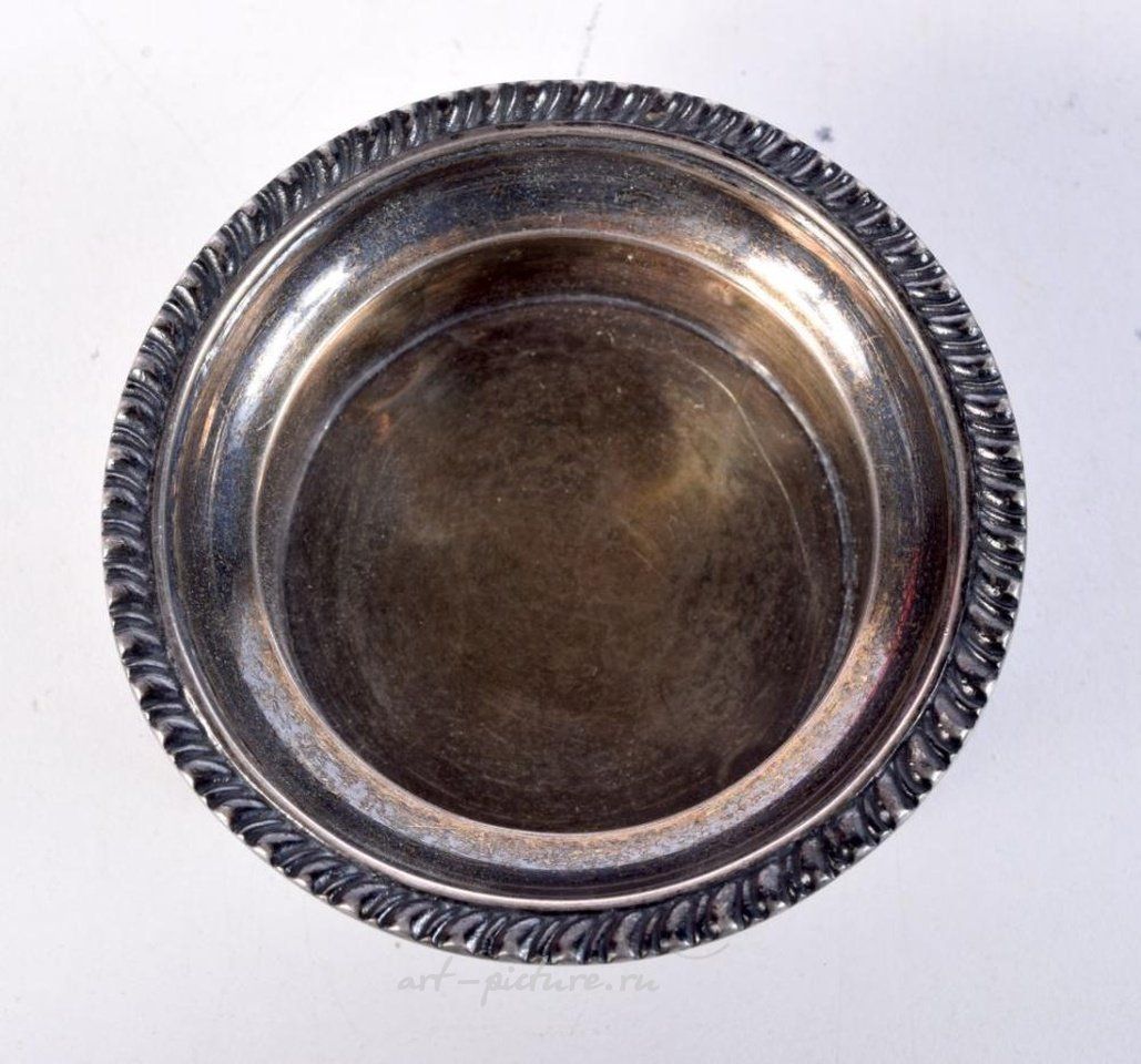 Русское серебро , Антикварная русская серебряная солонка. 83 грамма. Ширина 8 см.