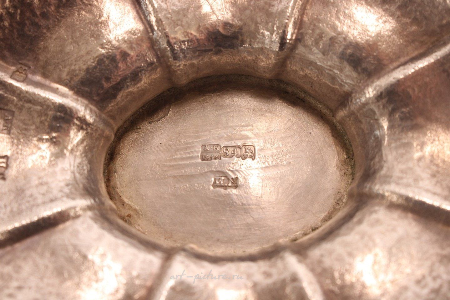 Русское серебро , Кофейник из русского серебра рифленой формы