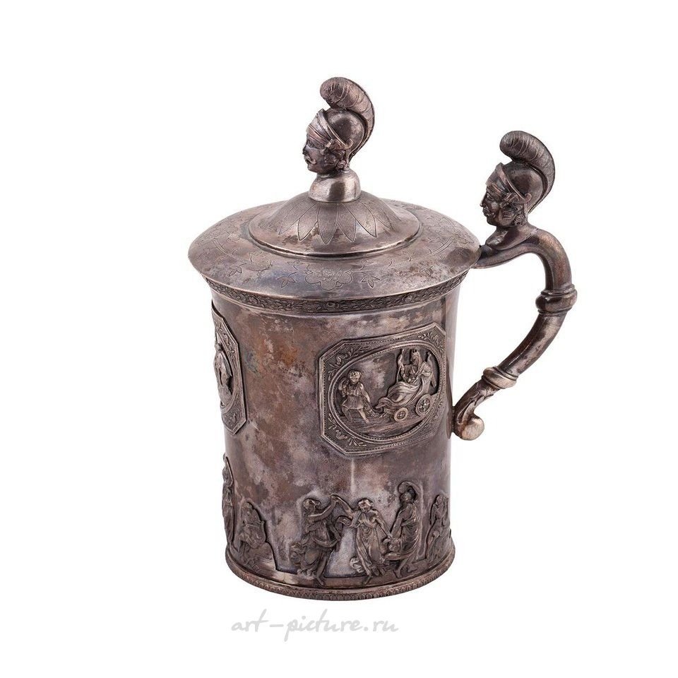 Russian silver , A Russian Empire period silver-gilt lidded cup, Peter Moller