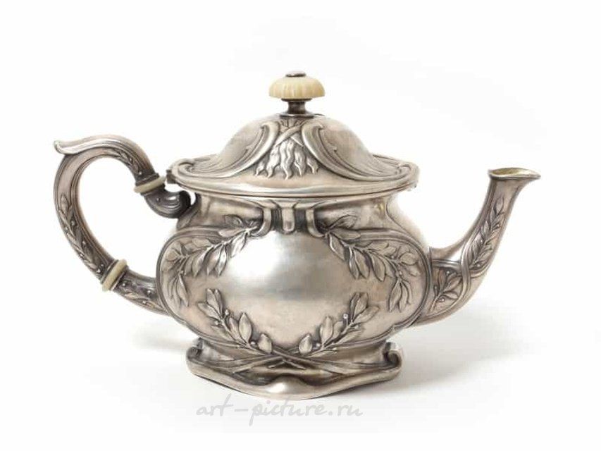 Серебряный чайник К. Фаберже, 1908-1926 гг.