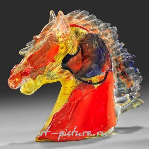 Голова коня Мурано: современная итальянская скульптура из стекла