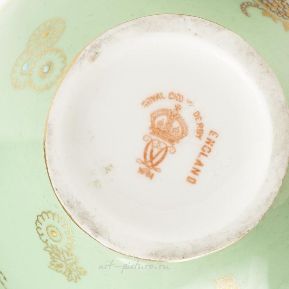 Royal Vienna , Эмалированные фарфоровые вазы: Royal Vienna, Coalport, Copelands