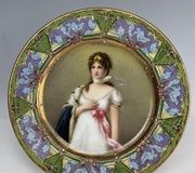Фарфоровая тарелка в стиле Royal Vienna, примерно 1900 год, длина 9 дюймов, хорошее состояние. Оценка $500-600.