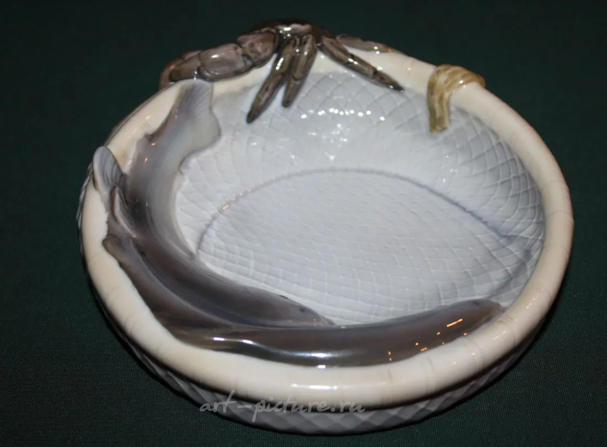The translation of the text is:

"Sea Vase." Bing & Grøndahl. Denmark.