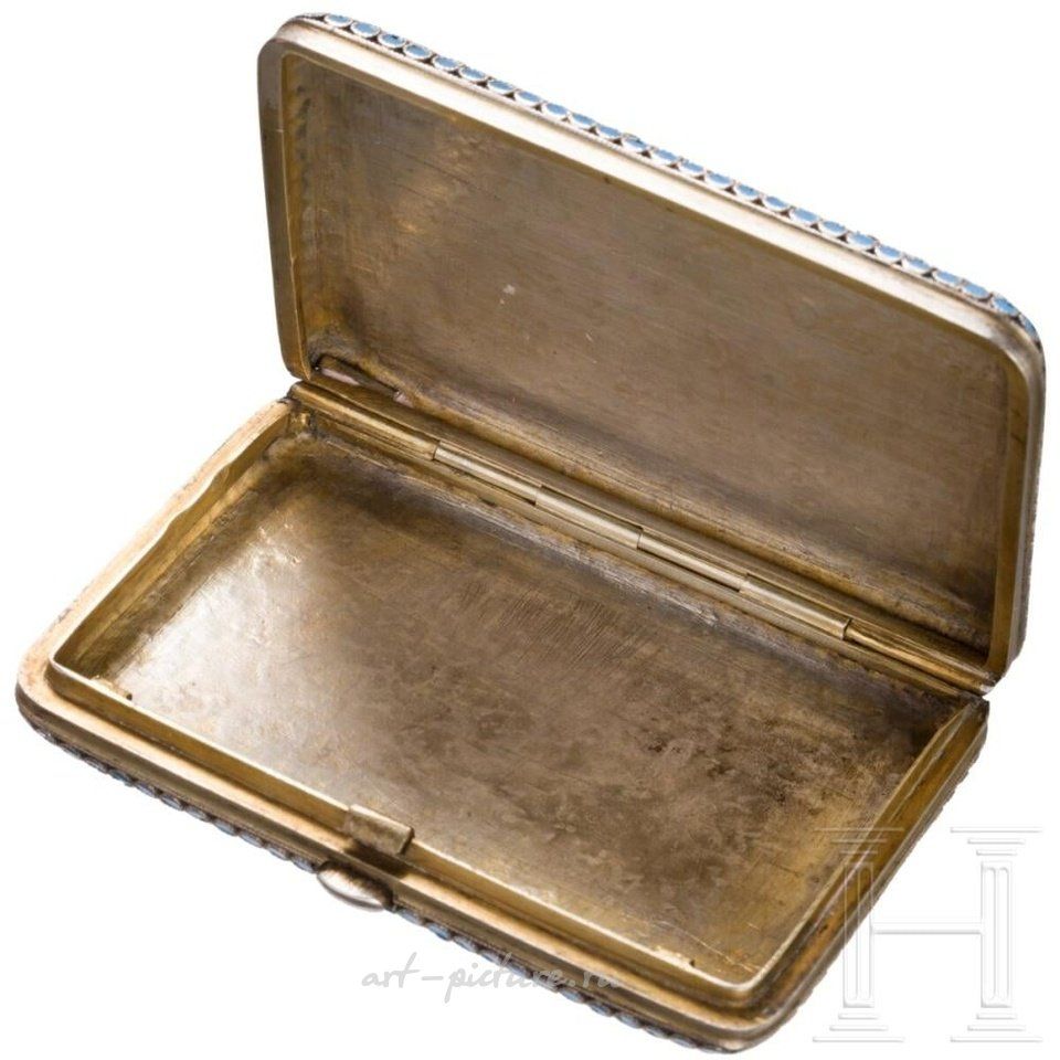 Русское серебро , Русский серебряный позолоченный и эмалированный портсигар