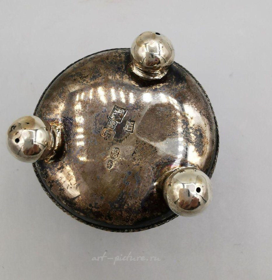 Русское серебро , Русская чашка в технике клоизоне