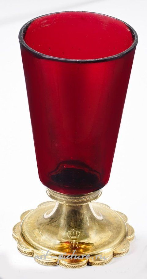 Исторически значимый Потсдамский золотой рубиновый стакан-бехер с