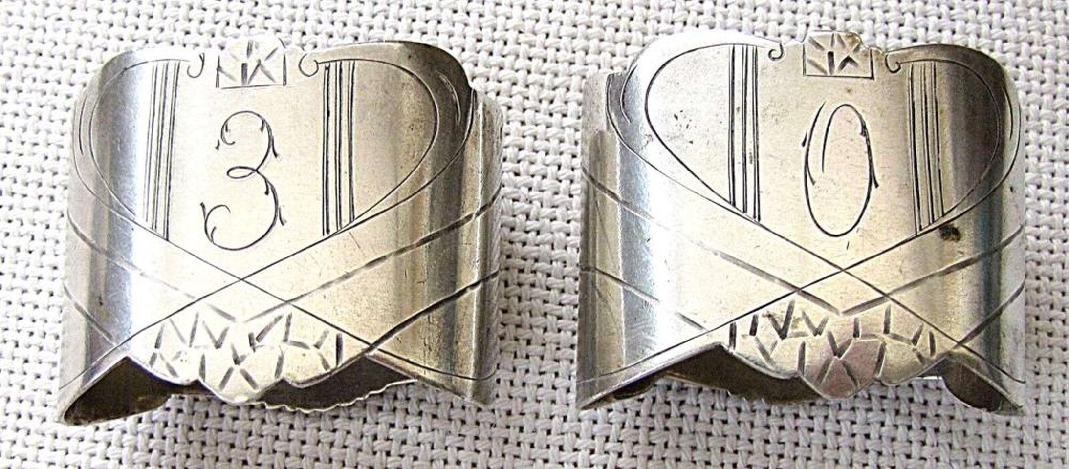 Русское серебро , Пара овальных колец для салфеток из позолоченного серебра