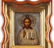 Икона Христа Пантократора с серебряно-золотым окладом