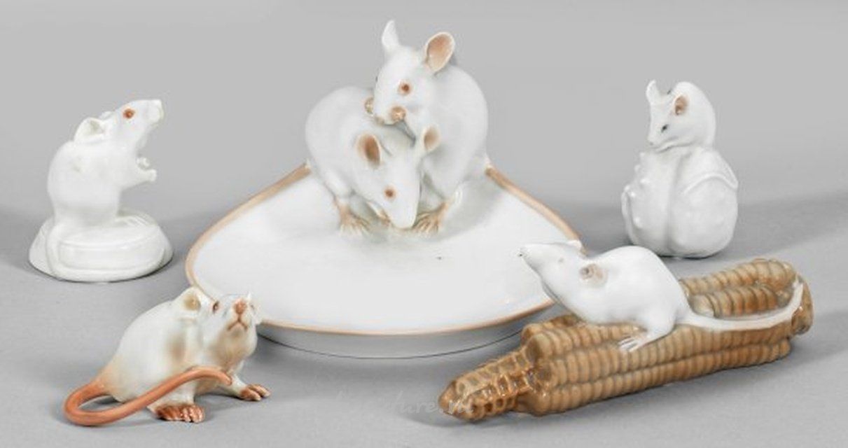 Four mice and a bowl