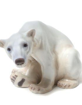 купить Сидящий полярный белый медведь. Дания, г. Копенгаген, Bing & Grondahl. 1915г.