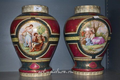维也纳皇家瓷器, 一个巨大而令人印象深刻的花瓶，被认为是维也纳皇家的作品...
