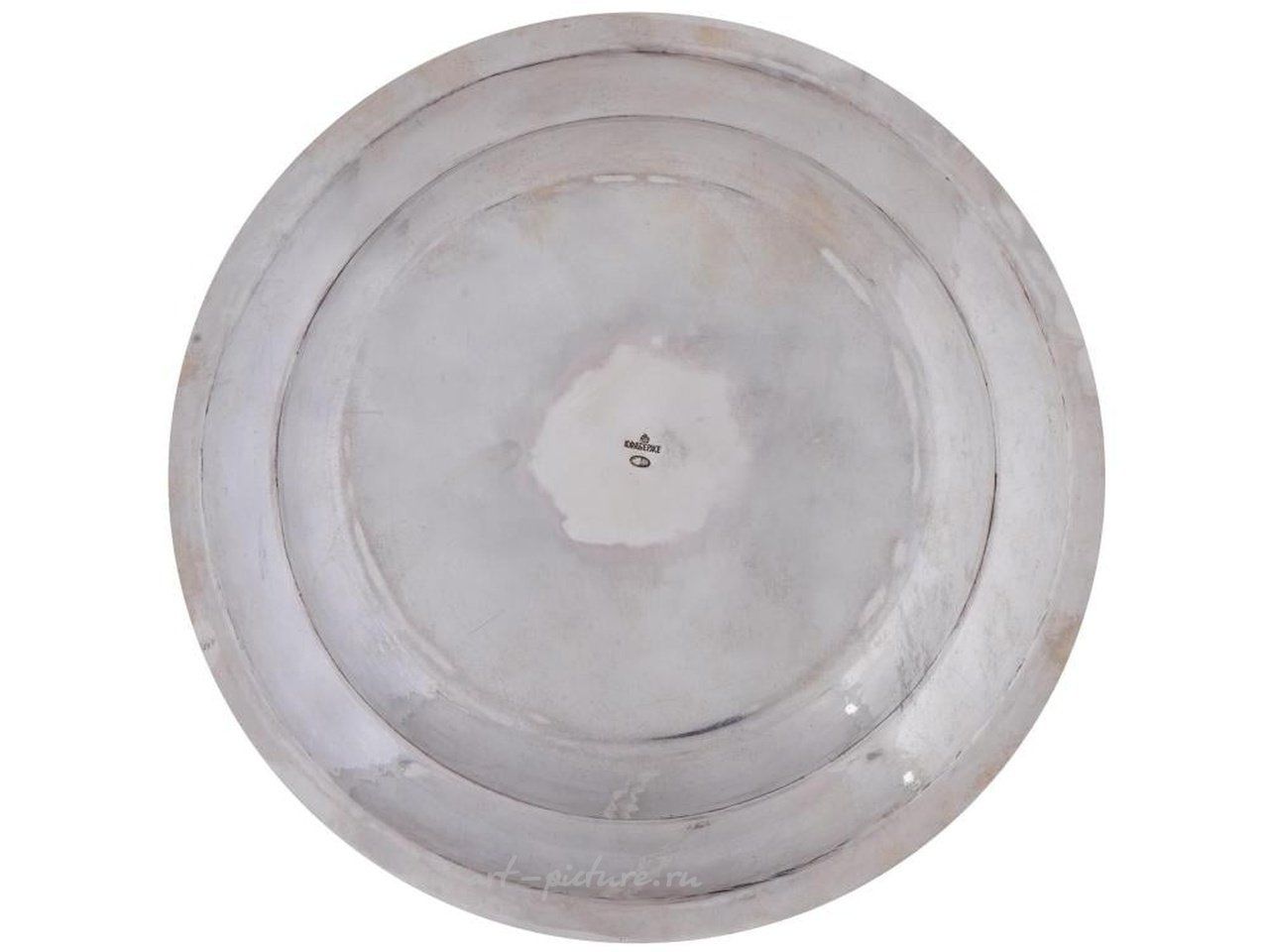 Русское серебро , Монументальная серебряная супница круглой формы