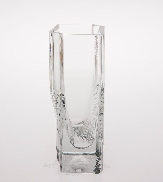 Vase made of artistic glass, 16 x 6.5 x 22 cm. Author Tapio Wirkkala, (Finland)