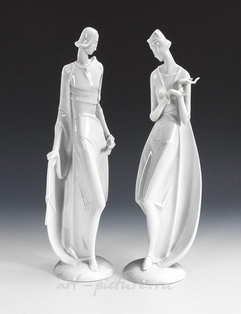 The sculptural composition "Prince and Princess" by Gerhard Schliepstein, Rosenthal.
